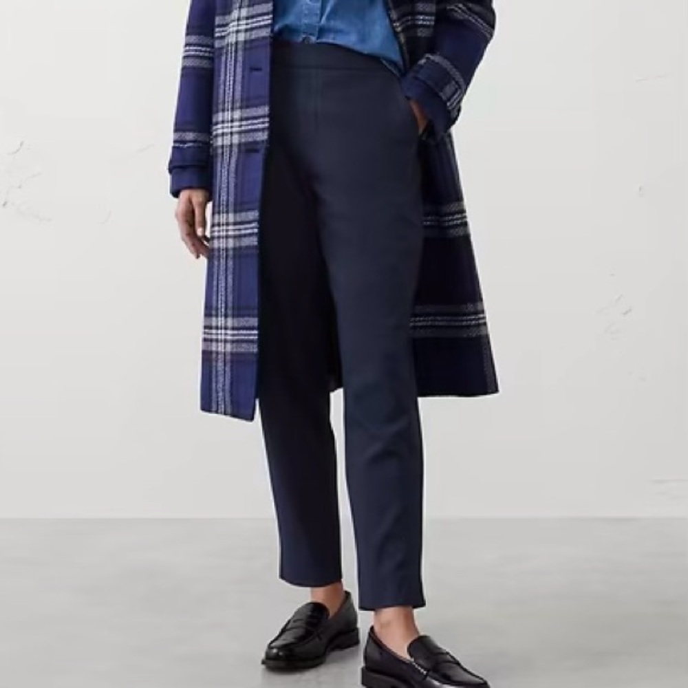 Banana Republic Hayden Tapered Pant in Preppy Navy